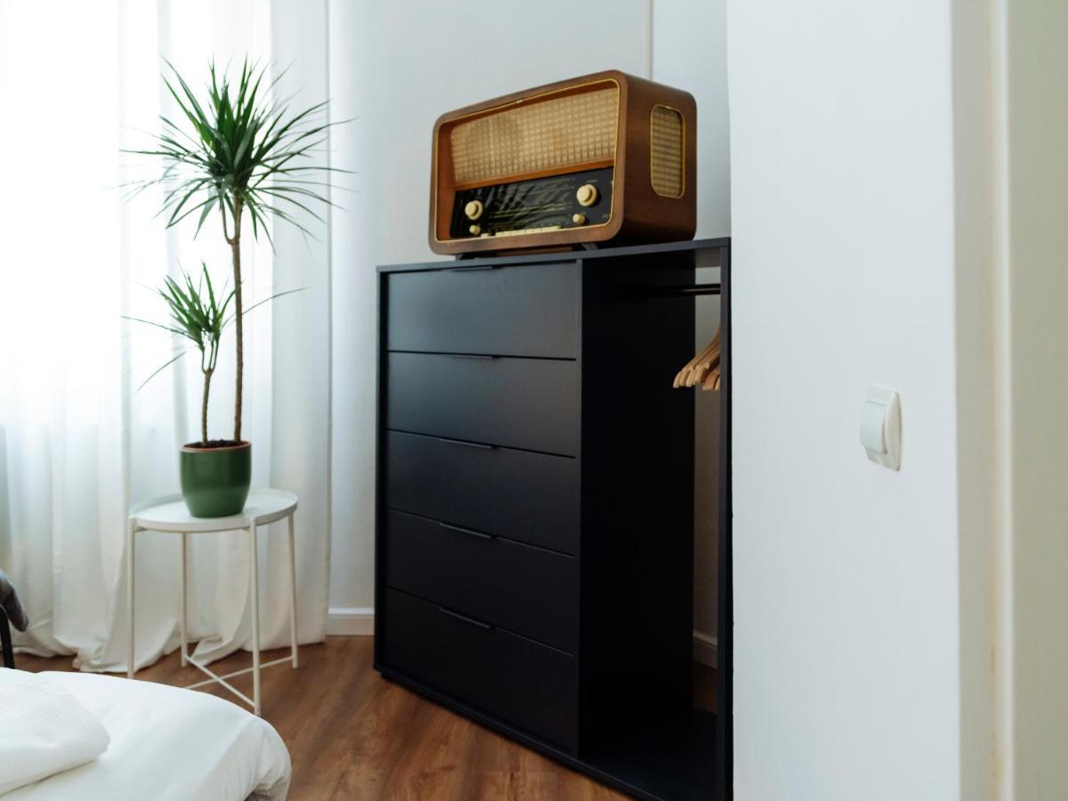 Apartment Lovely Vintage Double In Center *