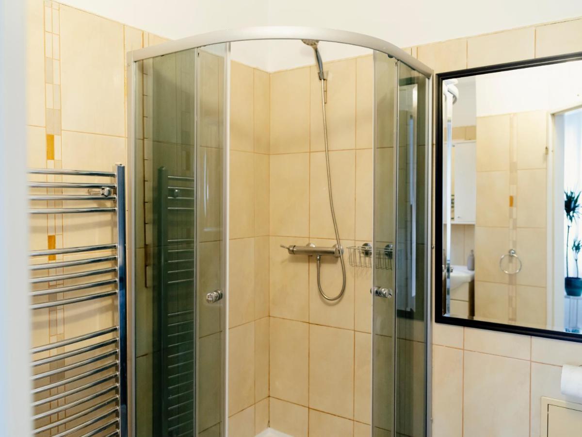 Lovely Vintage Double In Center Appartamento Bucarest